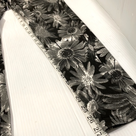 HUE Denim Print Skinny Jeans Leggings w/Stretch Blk /Gray / White Women’s S - Picture 10 of 15